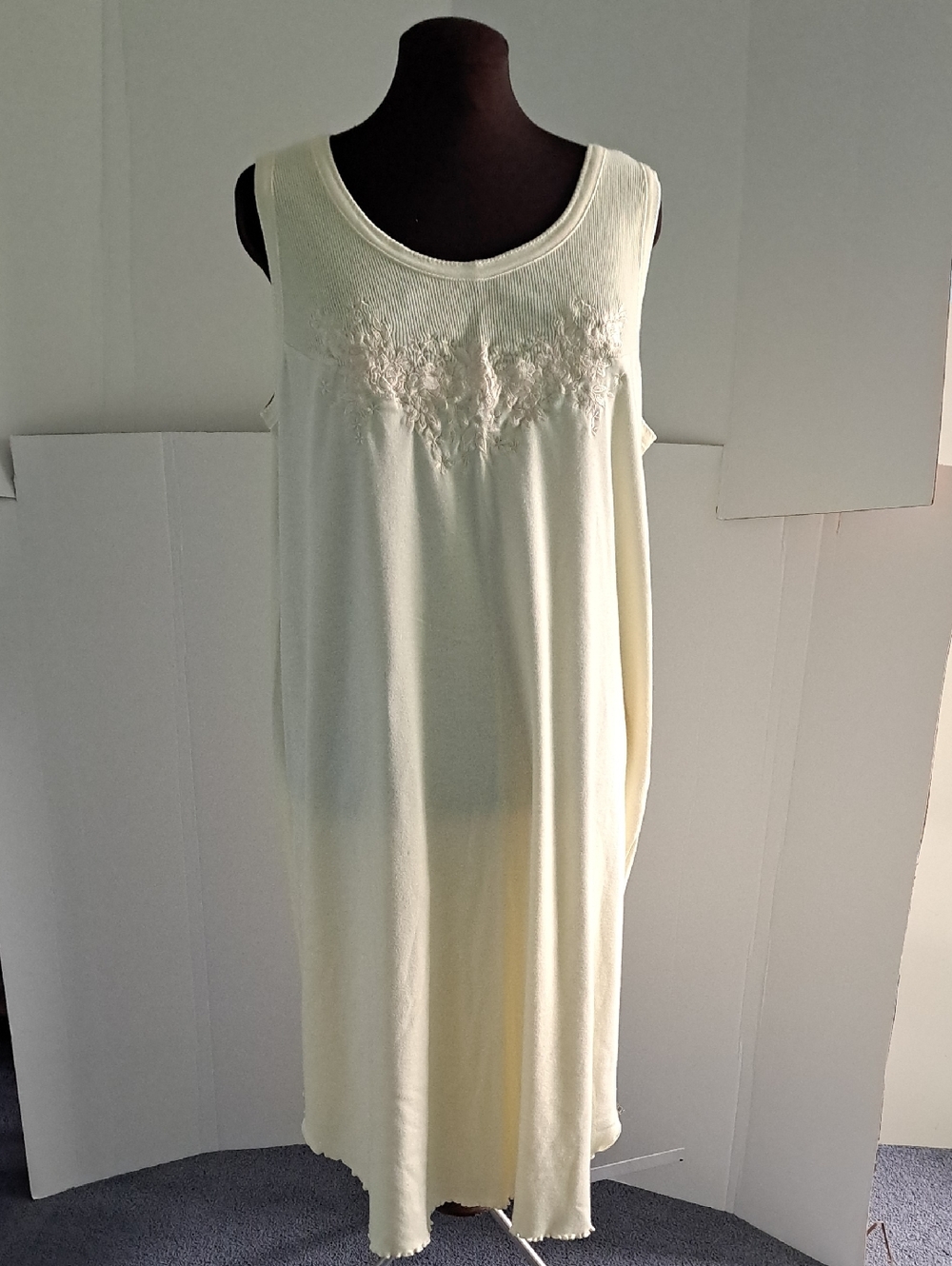 Amanda Stewart Woman Sleeveless Nightgown SZ: 1X